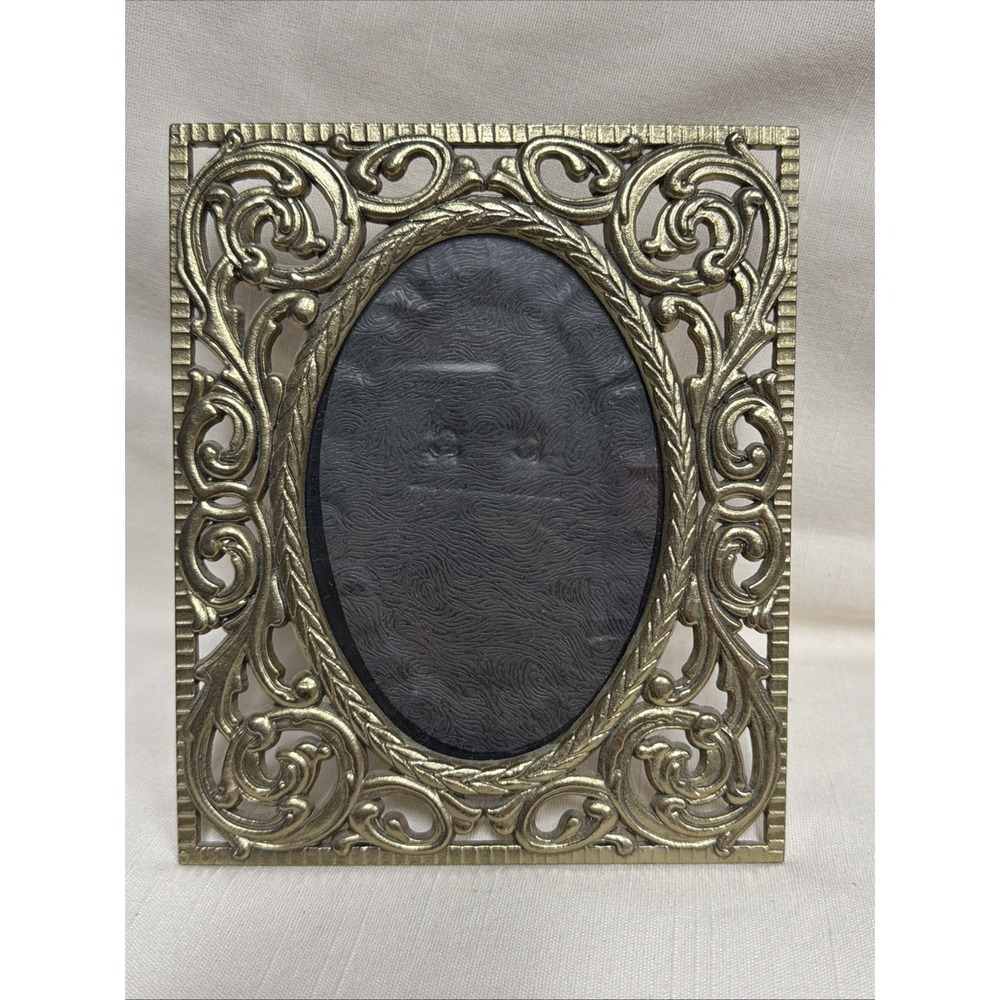 PHILIP WHITNEY LTD. GOLD PLATED TABLETOP PICTURE FRAME HOLDS 5 X 3